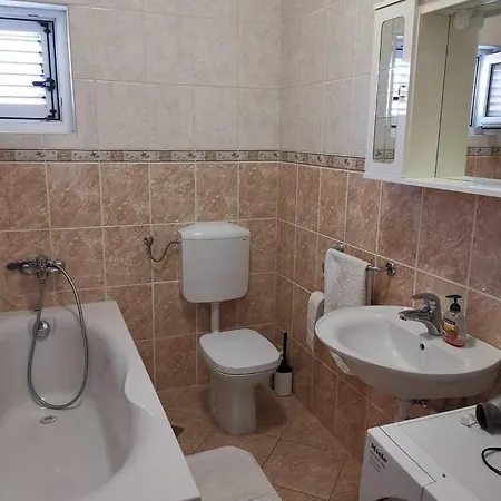 Appartement With Parking Space - 27875